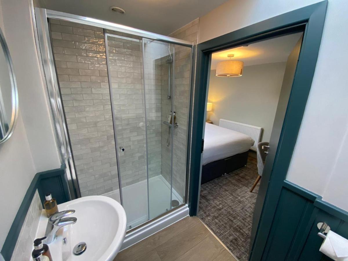 The Scotts Arms Village Hotel *